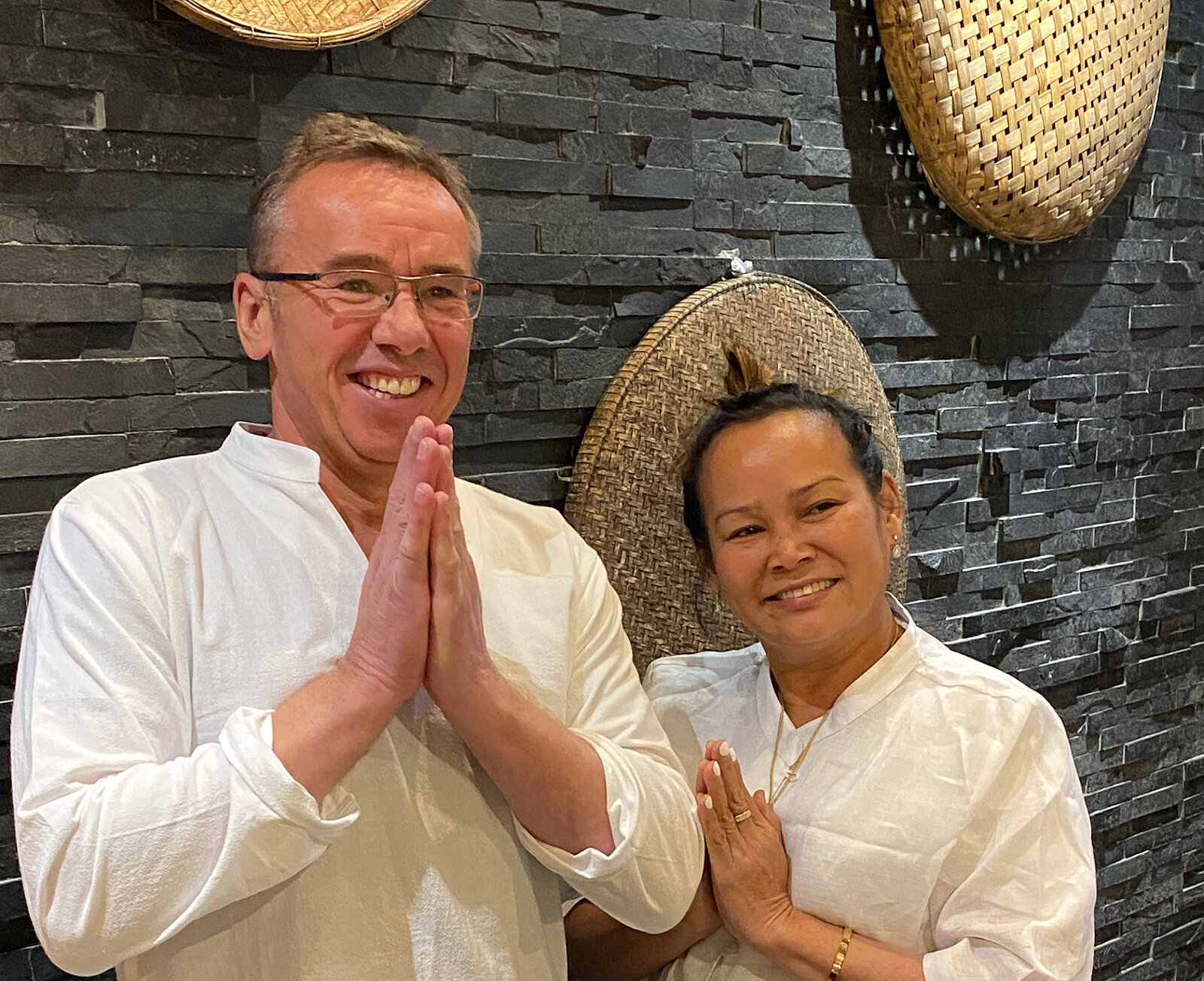 Thaikhun thai street food team members